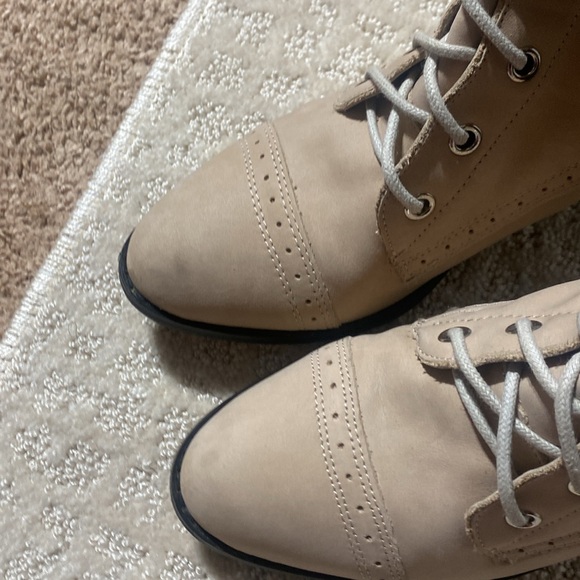 Jeffrey Campbell’s soft, leather, tall, heel boot lace front inside zipper - Picture 7 of 8